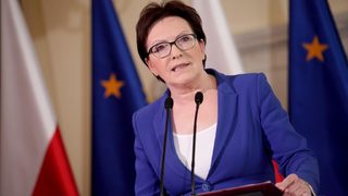 Защо поляците може да сменят управляващите наесен