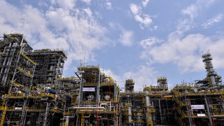 Разлелият се бензин от "Лукойл Нефтохим" не е засегнал защитени зони