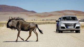 Видео: Системите, които правят "Ауди" Q7 (почти) автономен автомобил
