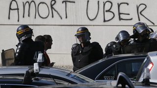 Фотогалерия: Протестът срещу Uber във Франция