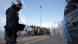 Италия затяга сигурността по пристанищата си заради терористични заплахи от Балканите