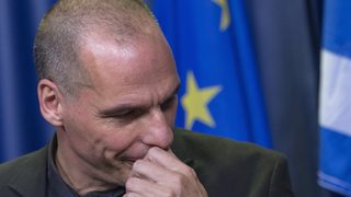 Варуфакис: Не можем да правим драхми, счупили сме всичките си печатарски преси