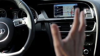 Мобилните технологии в автомобилите будят притеснения за сигурността