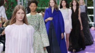 Фотогалерия: В градината на земните удоволствия с Dior