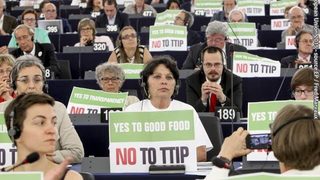 <span class="highlight">За</span> или против премахване на частния арбитраж при спорове между инвеститори <span class="highlight">и</span> държави при <span class="highlight">ТПТИ</span>?
