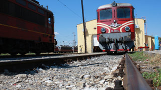 Железничар е задържан при опит да открадне 400 л олио от жп <span class="highlight">цистерна</span>