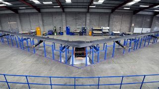Facebook направи първия си дрон за интернет достъп