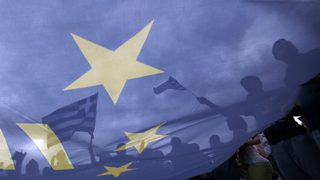 Как капиталовият контрол промени паричните навици на гърците
