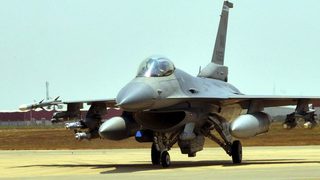 САЩ започнаха да събират бойни самолети в турската база "Инджирлик"