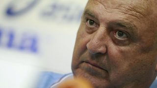 Венцислав Стефанов иска оставки заради преиначеното правило за младите играчи