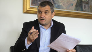От общинския съвет в София се похвалиха с трима омбудсмани за парното
