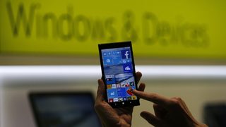 <span class="highlight">Microsoft</span> ще представи нов таблет, смартфони и умна гривна през октомври