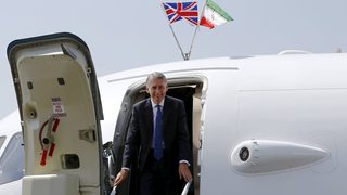 Британското посолство в Техеран отново работи след 4 години пауза