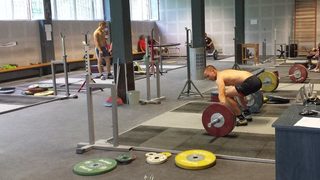 Федерацията <span class="highlight">по</span> щанги започна кампания за спешно събиране <span class="highlight">на</span> пари за глобата