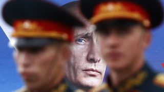 Два руски десантни кораба са в Сирия, твърдят САЩ