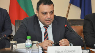 Пет държави заплашили да задържат самолета на "Авиоотряд 28" заради дългове