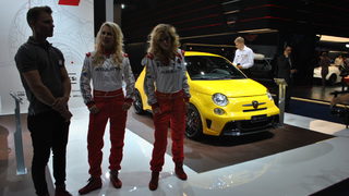 Фотогалерия: Автосалон Франкфурт - жените до колите