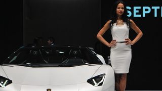 Фотогалерия: Автосалон Франкфурт - жените до колите