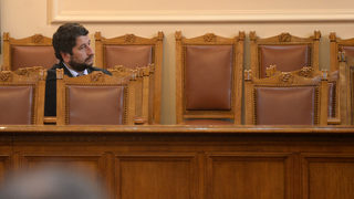 Промените в конституцията минаха на първо четене със 184 гласа