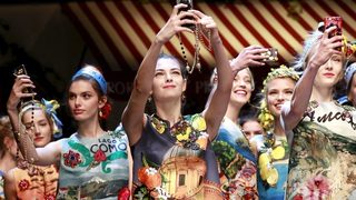 Фотогалерия: Пътешествие из Италия с новата колекция на Dolce & Gabbana