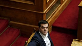 Гърция представя болезнена бюджетна програма за 2016 г.