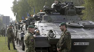 НАТО обсъжда действията на Русия в Сирия и може да прати войски в Турция