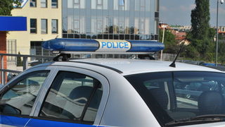 <span class="highlight">Дете</span> е прегазено, падайки от коша на специализирана машина