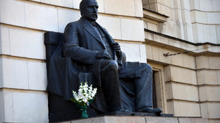 Преподаватели от Софийския университет за болните въпроси и новата политика
