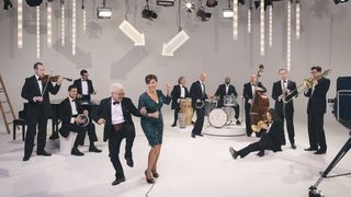 Невероятните <span class="highlight">Пинк</span> <span class="highlight">Мартини</span> се завръщат с вокалистката Чайна Форбес и симфоничен оркестър