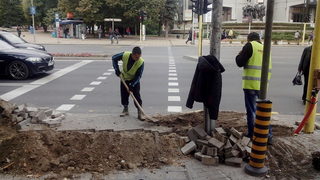 Току-що ремонтираният център на Варна отново е разкопан