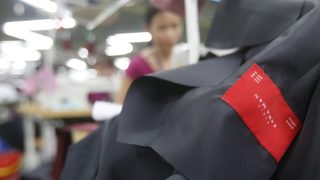 Защо съвсем скоро на все повече етикети ще пише "Произведено във Виетнам"