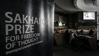 Саудитски блогър, Борис Немцов и венецуелската опозиция се конкурират за наградата "Сахаров"