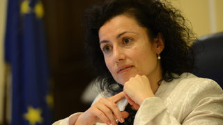 Танева е за данък върху енергийните напитки и анализ за всичко останало