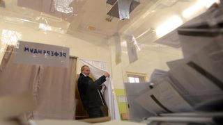 Двама генерали отиват на балотаж, ДПС играе срещу себе си