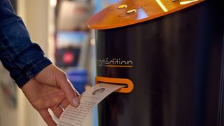 Автомати печатат кратки разкази за четиво докато чакате