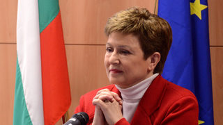 Еврокомисар Кристалина Георгиева: Рискът идва не от бежанците, а от мисленето всеки да се спасява сам