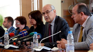 Депутатите от ГЕРБ не допуснаха да има повече пари за енергийния регулатор през 2016 г.