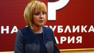 Цитат на деня: Изгубиха ми куфарчето и чадърчето, подарени от ГЕРБ за закона на <span class="highlight">Фидосова</span>