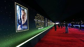 Фотогалерия: Стари и нови физиономии от премиерата на "Междузвездни войни"