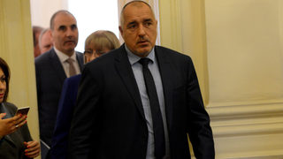 Борисов е човек на властта и трудно може да се примири да бъде просто президент