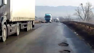 В очакване на софийската тангента на околовръстното се отвориха дупки гиганти (видео)