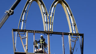 McDonald'<span class="highlight">s</span> започва годината с артистично опакована храна