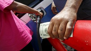 Цената на петрол брент и Urals слезе под $30 за барел