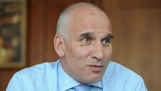 <span class="highlight">Левон</span> <span class="highlight">Хампарцумян</span>: Вероятността от глобална криза е малка