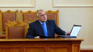 Вотът на недоверие - удобен и за управляващи, и за опозиция