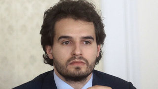 Чип в новите лични карти ще играе ролята на идентификатор за електронното гласуване, обясни депутат