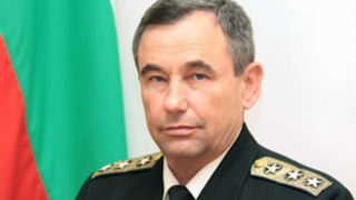 Кабинетът предложи да бъде освободен от длъжност началникът на отбраната