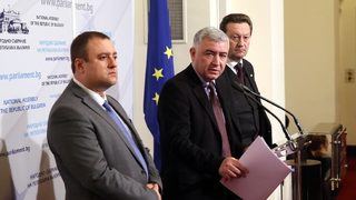 БСП поиска със закон закриване на Комисията по досиетата