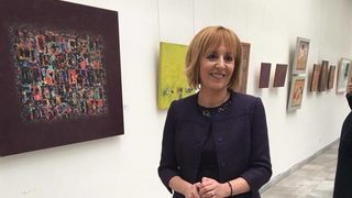 Манолова сезира Конституционния съд заради парите за юрисконсулт, начислявани от "Топлофикация"