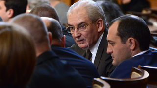 Шестимата отцепници от ДПС начело с Местан няма да участват в избора на Кунева за просветен министър